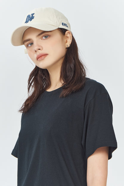 High-quality combed cotton black T-shirt – unisex fit for women by Printiz